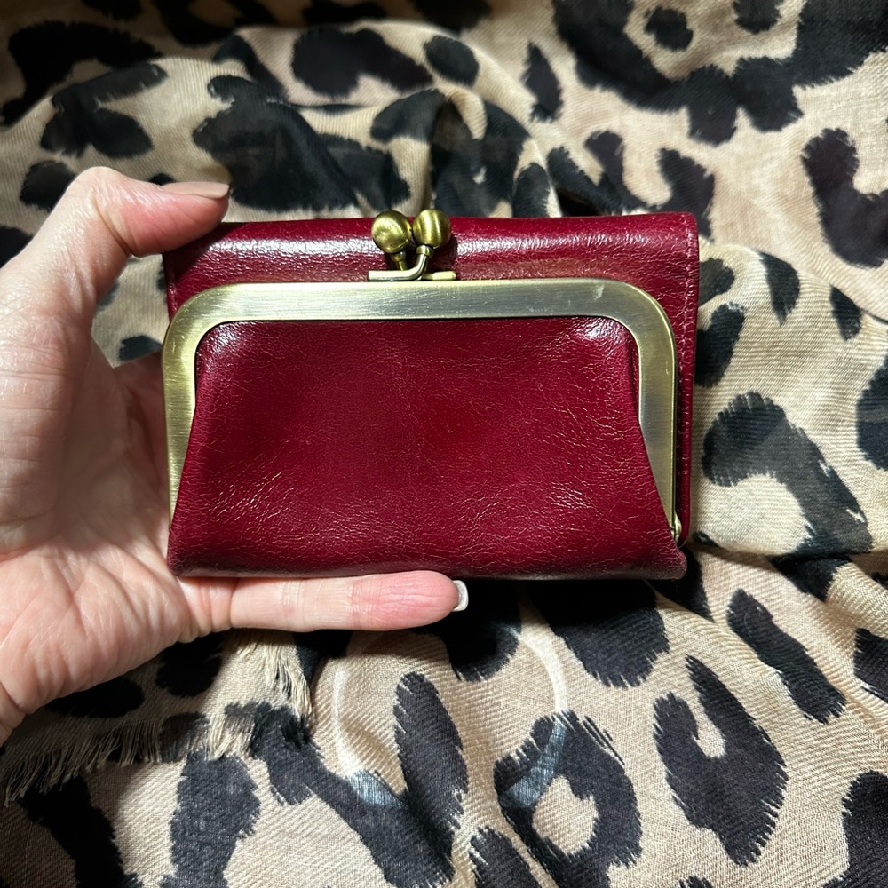 HOBO wallet trifold kiss lock